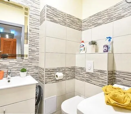 W46 - With 3 Bedrooms 2ac Max8 In Centrum شقة